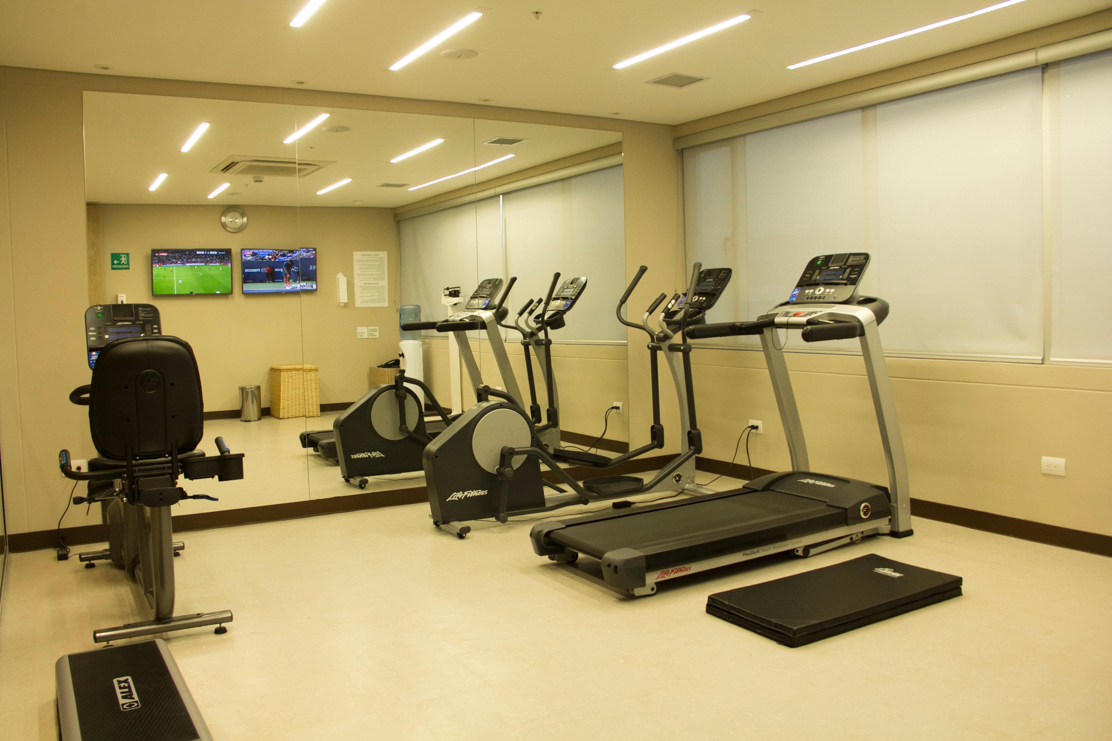 Holiday Inn Cúcuta, an IHG Hotel Bagian luar foto The gym at the hotel