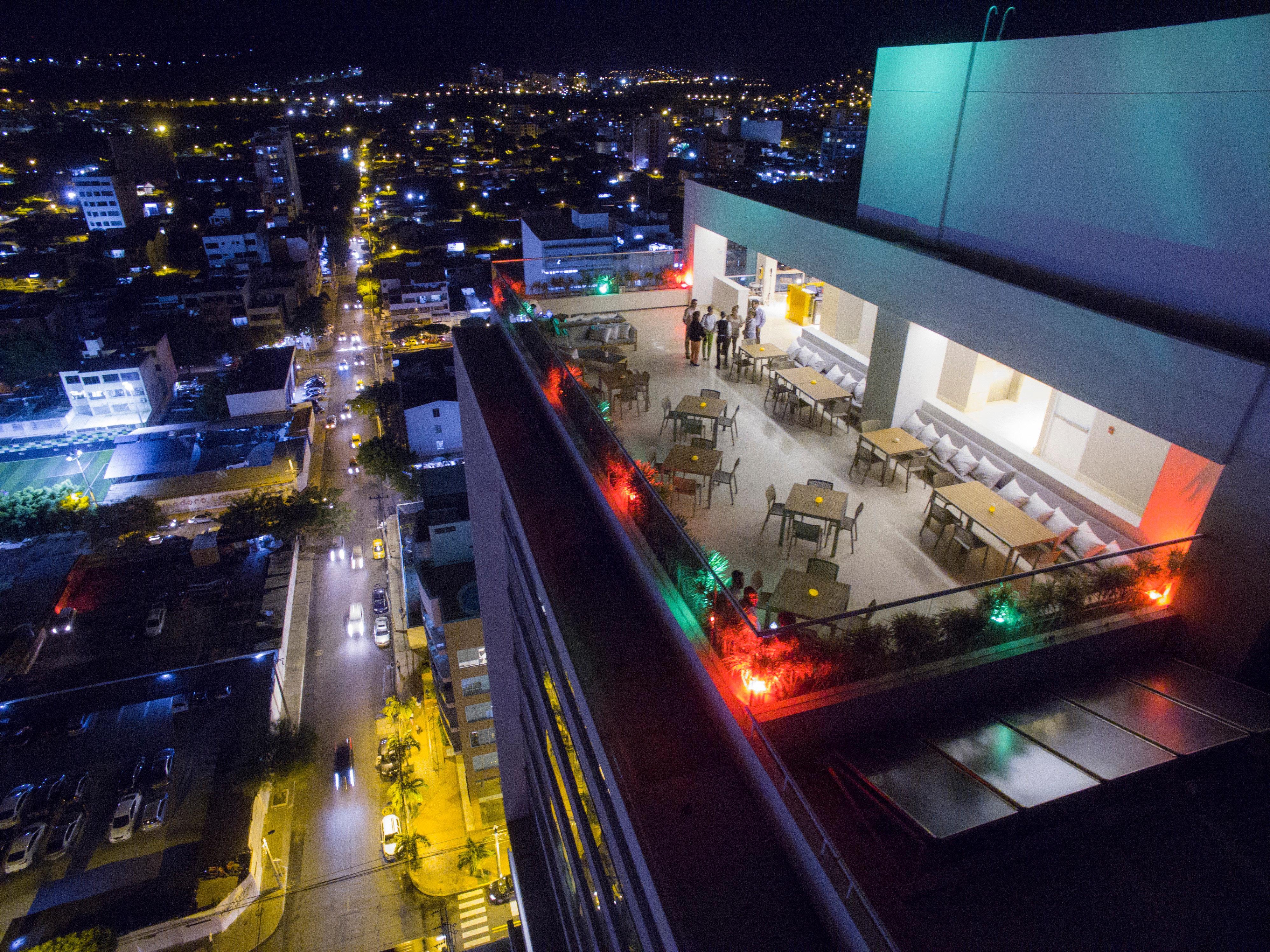 Holiday Inn Cúcuta, an IHG Hotel Bagian luar foto Skyline of the city