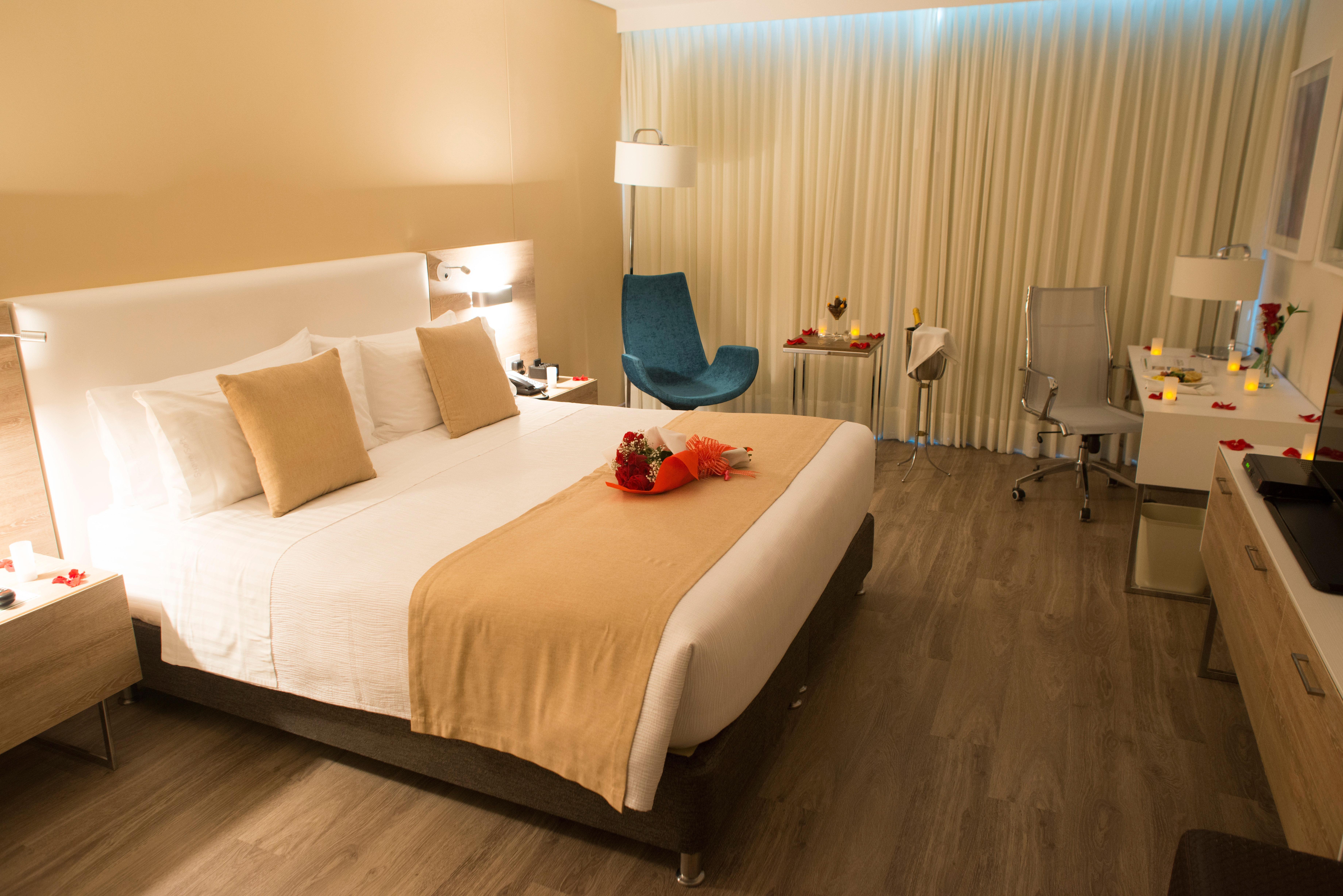 Holiday Inn Cúcuta, an IHG Hotel Bagian luar foto A room at the hotel