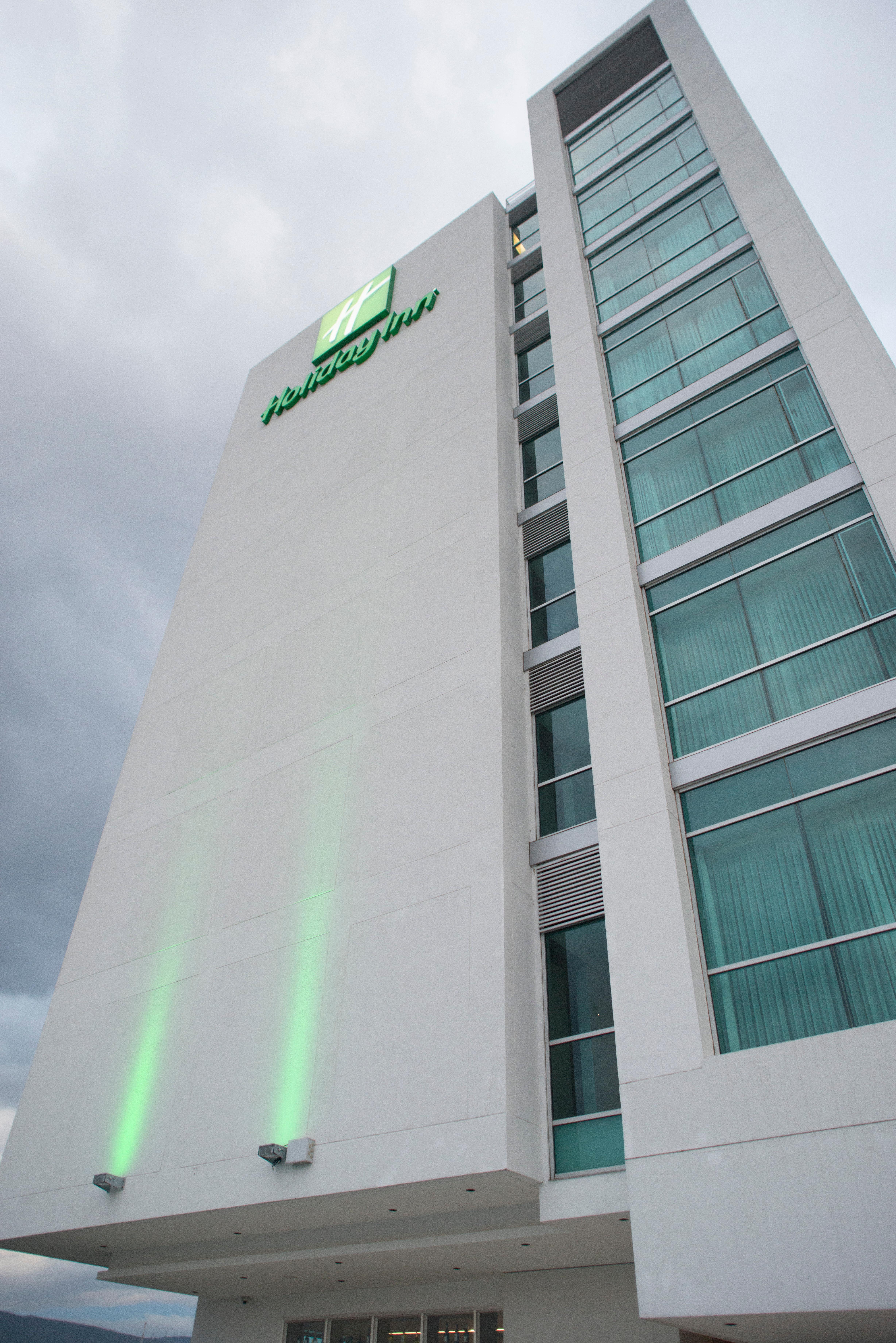 Holiday Inn Cúcuta, an IHG Hotel Bagian luar foto Headquarters of the National University of Ireland, Galway